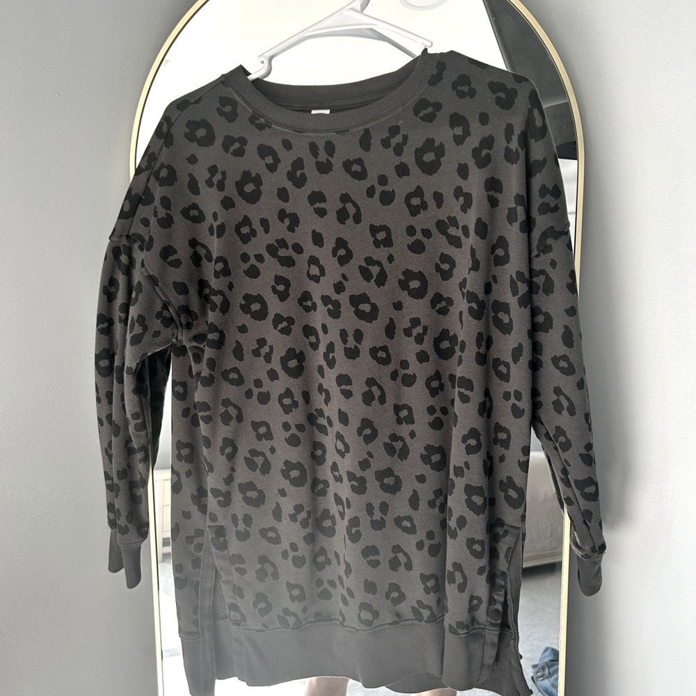 Small old navy sweater great condition